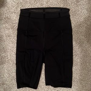 Lululemon bike shorts size 4